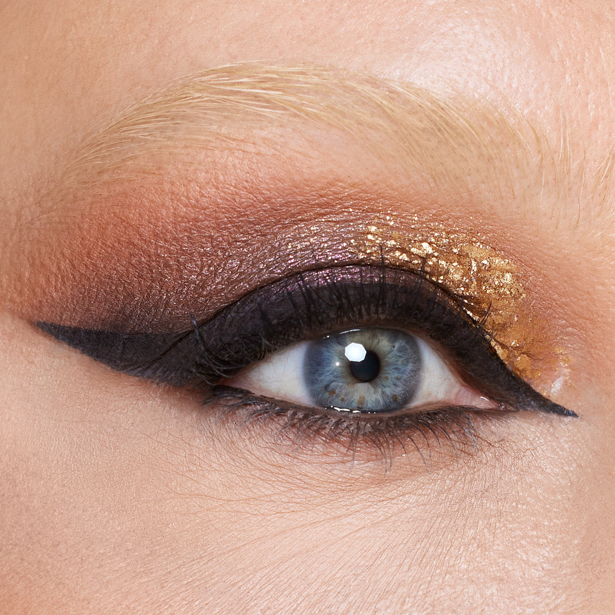 Huda Beauty Empowered Eyeshadow Palette