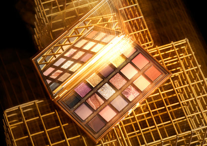 Huda Beauty Empowered Eyeshadow Palette